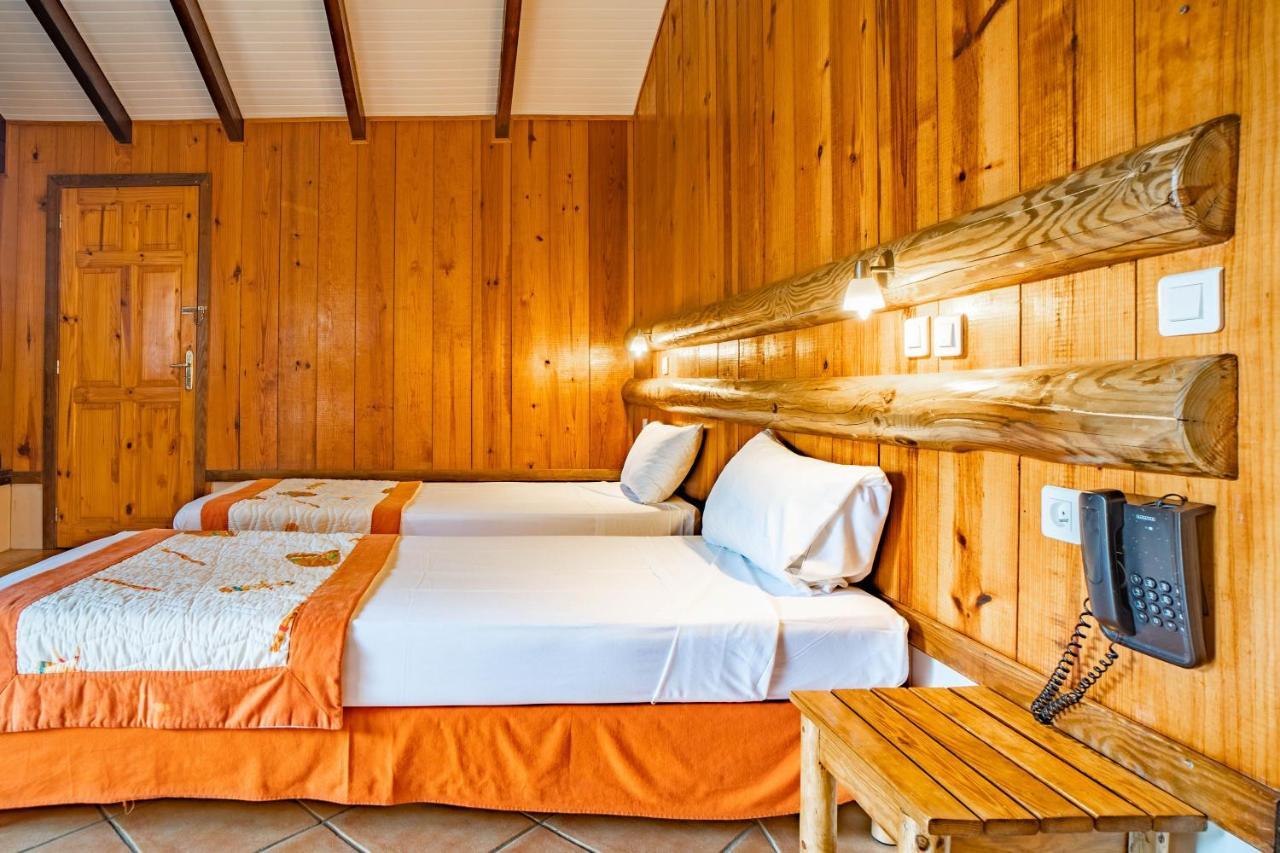Hotel Bambou & Spa เลส์ทรัวส์-ซีเลต์ ภายนอก รูปภาพ