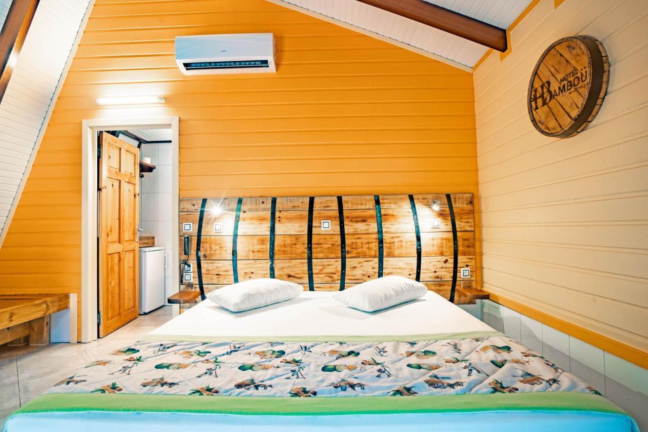 Hotel Bambou & Spa เลส์ทรัวส์-ซีเลต์ ภายนอก รูปภาพ