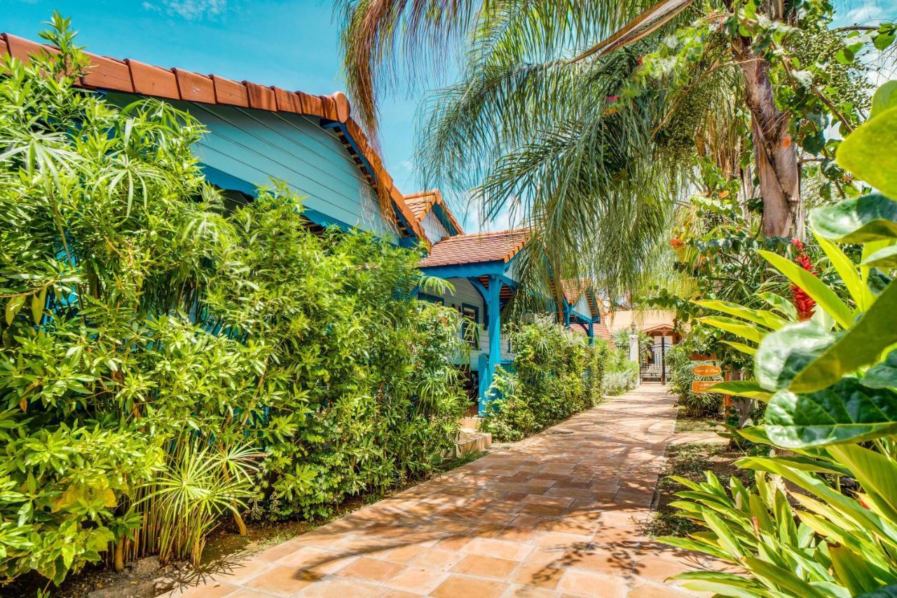 Hotel Bambou & Spa เลส์ทรัวส์-ซีเลต์ ภายนอก รูปภาพ