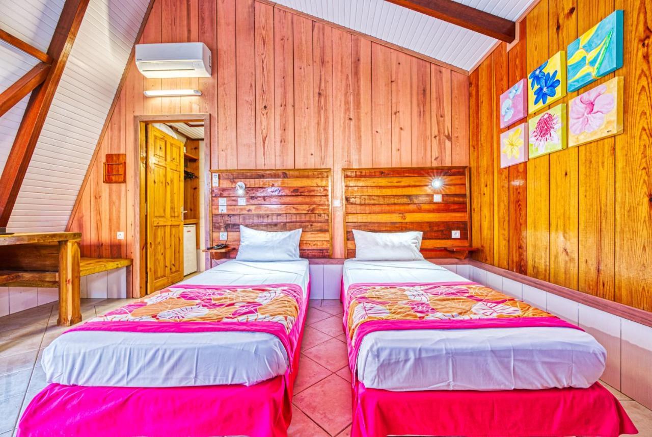 Hotel Bambou & Spa เลส์ทรัวส์-ซีเลต์ ภายนอก รูปภาพ