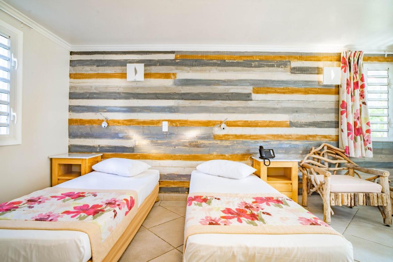 Hotel Bambou & Spa เลส์ทรัวส์-ซีเลต์ ภายนอก รูปภาพ