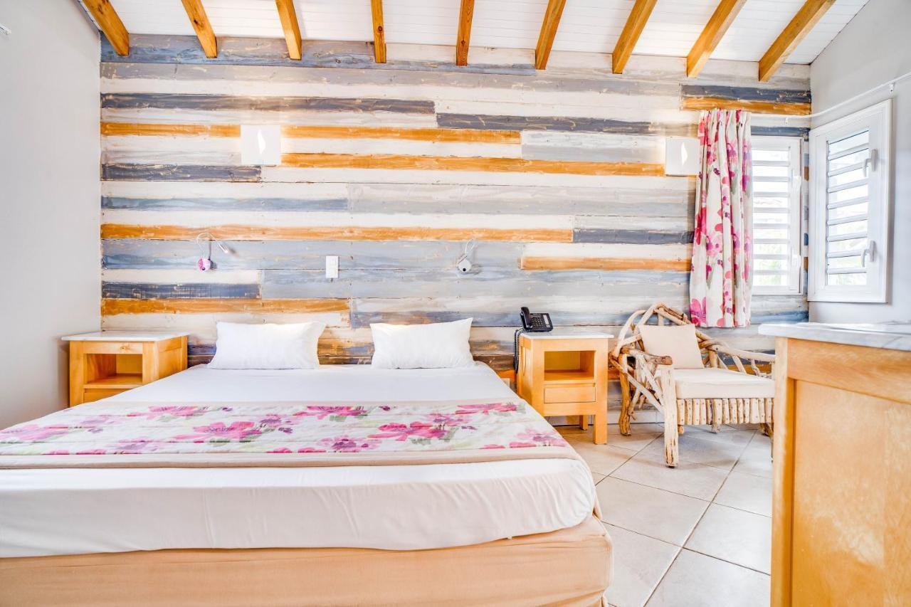 Hotel Bambou & Spa เลส์ทรัวส์-ซีเลต์ ภายนอก รูปภาพ