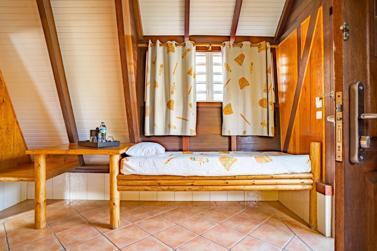Hotel Bambou & Spa เลส์ทรัวส์-ซีเลต์ ภายนอก รูปภาพ