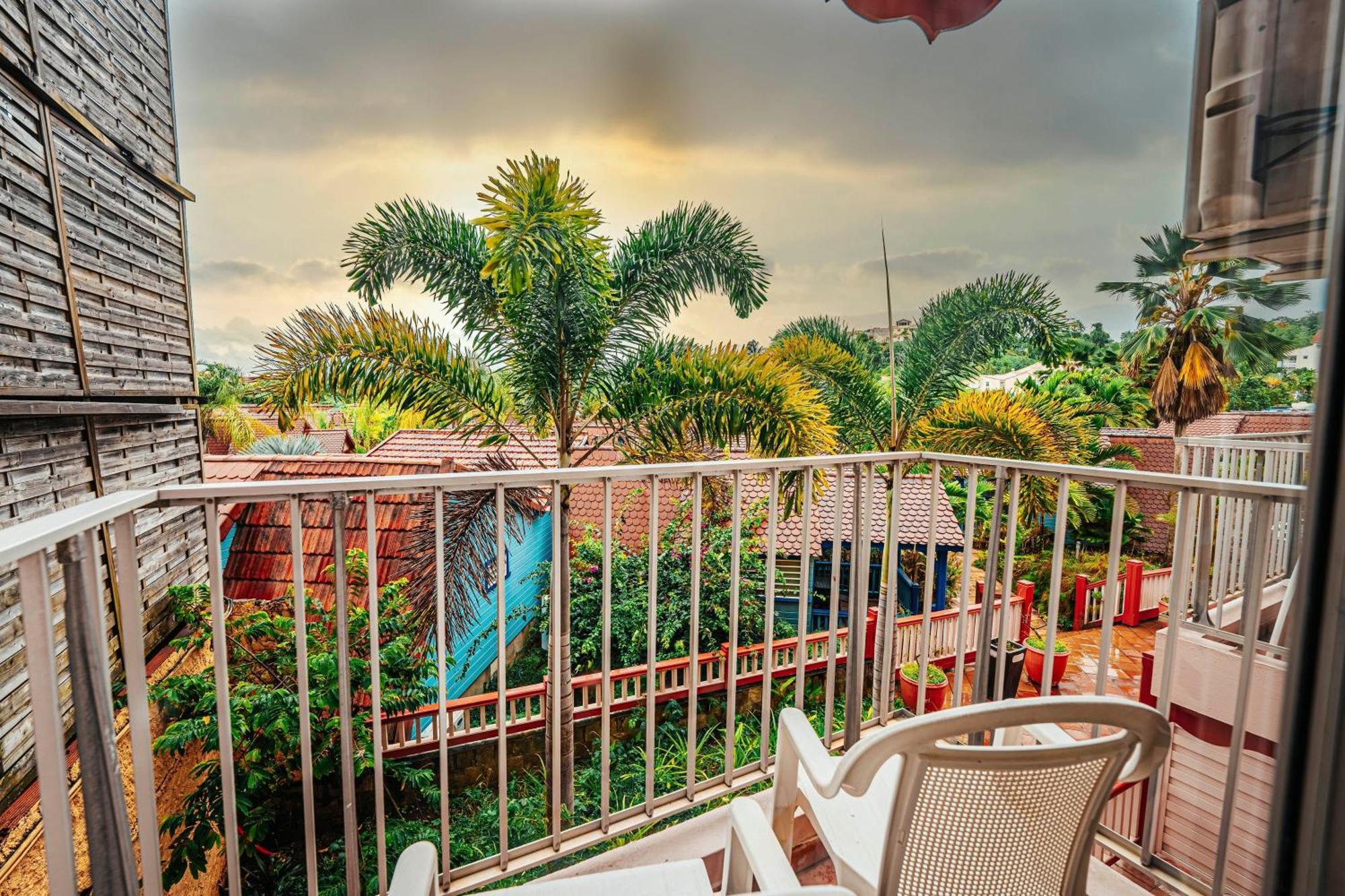 Hotel Bambou & Spa เลส์ทรัวส์-ซีเลต์ ภายนอก รูปภาพ