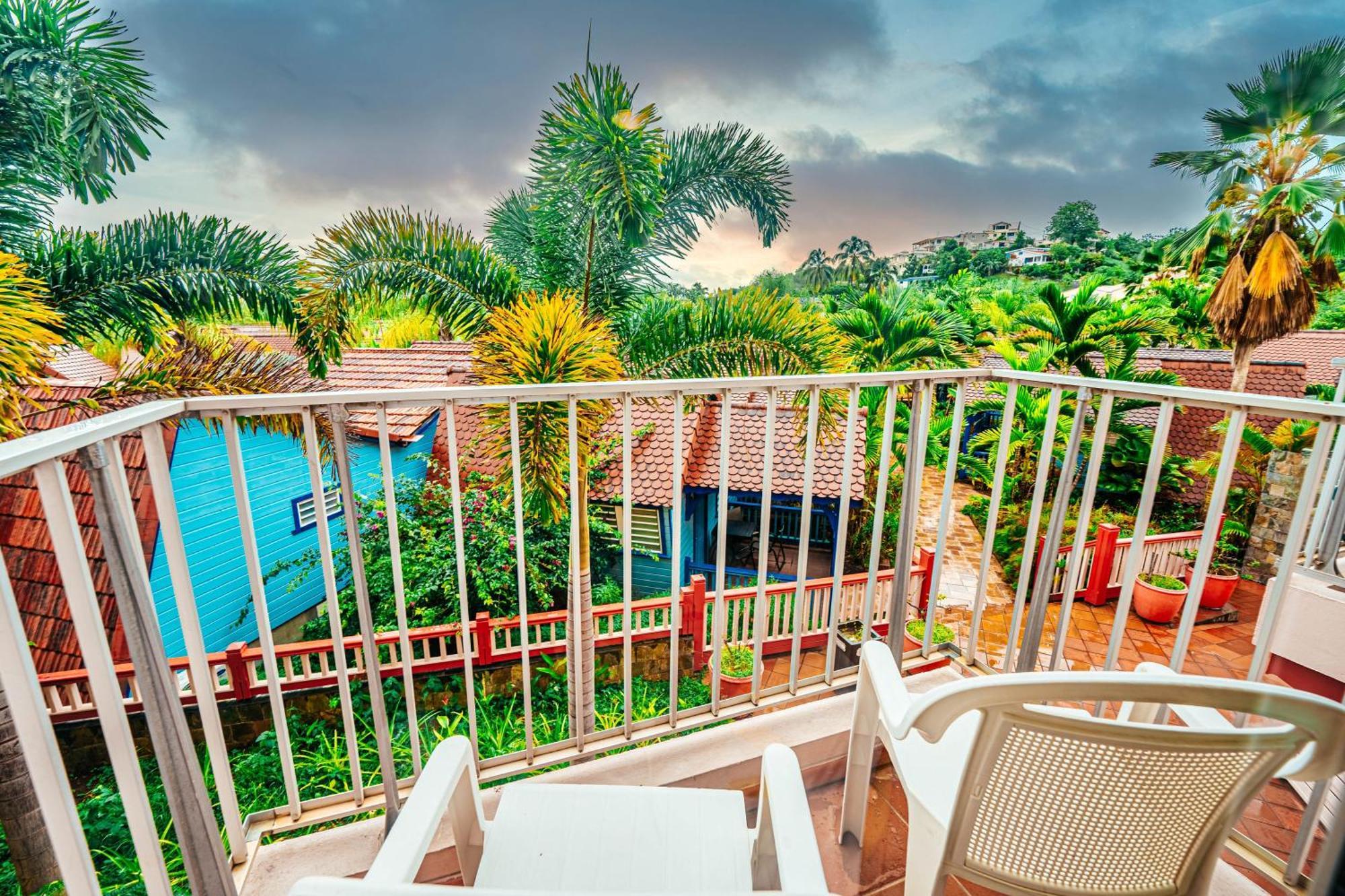 Hotel Bambou & Spa เลส์ทรัวส์-ซีเลต์ ภายนอก รูปภาพ